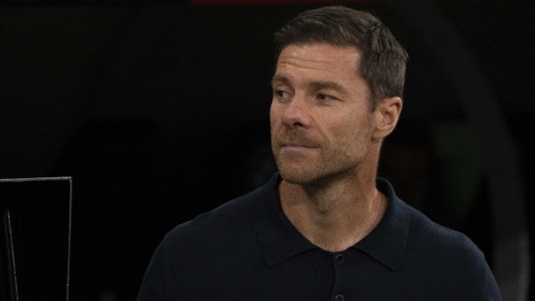 阿隆索重返雷亚莱竞技场，两位前皇家社会B队主帅之间的战术对决